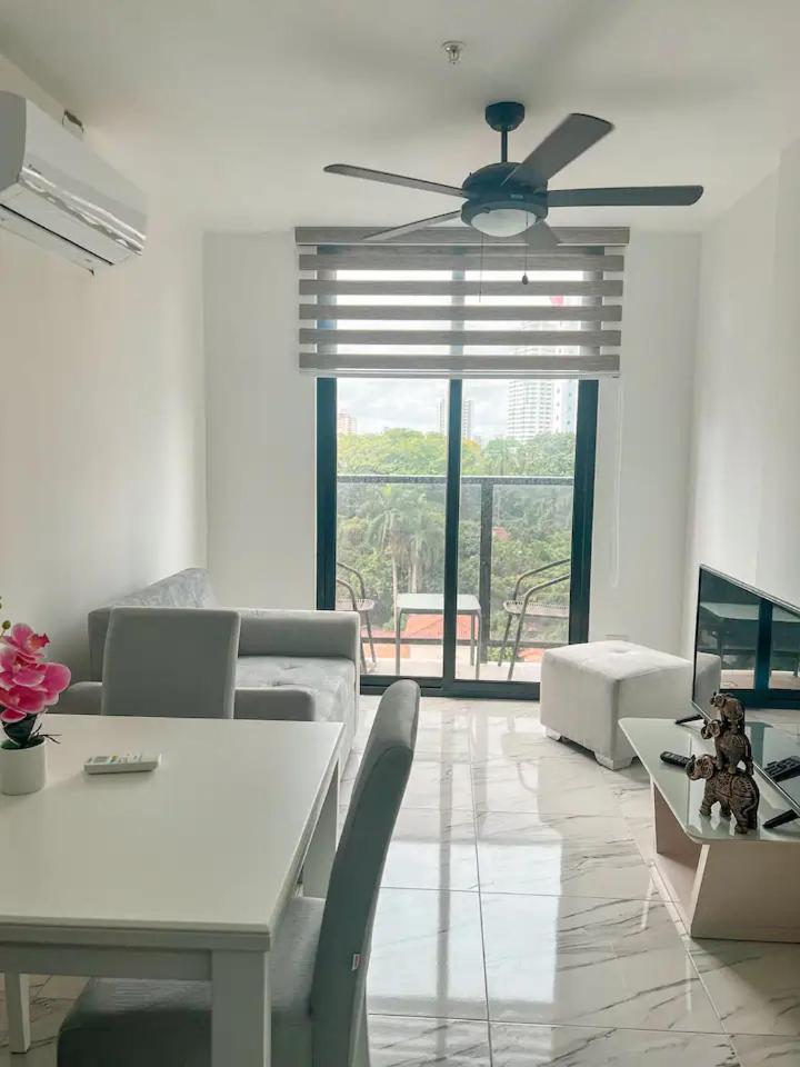 Apartment En Y Centrico En Calle 50 *